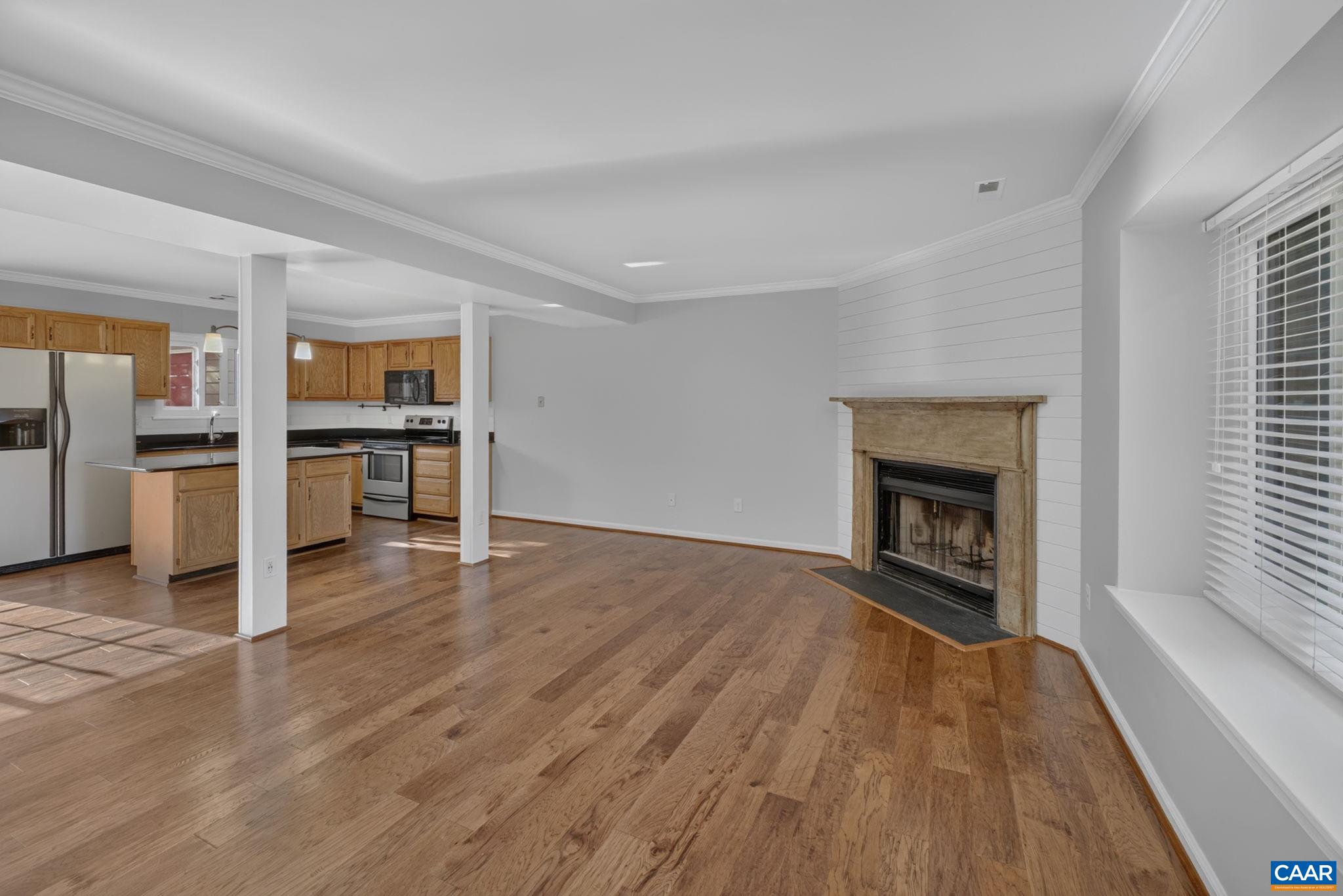 1685 ROYAL OAK CT