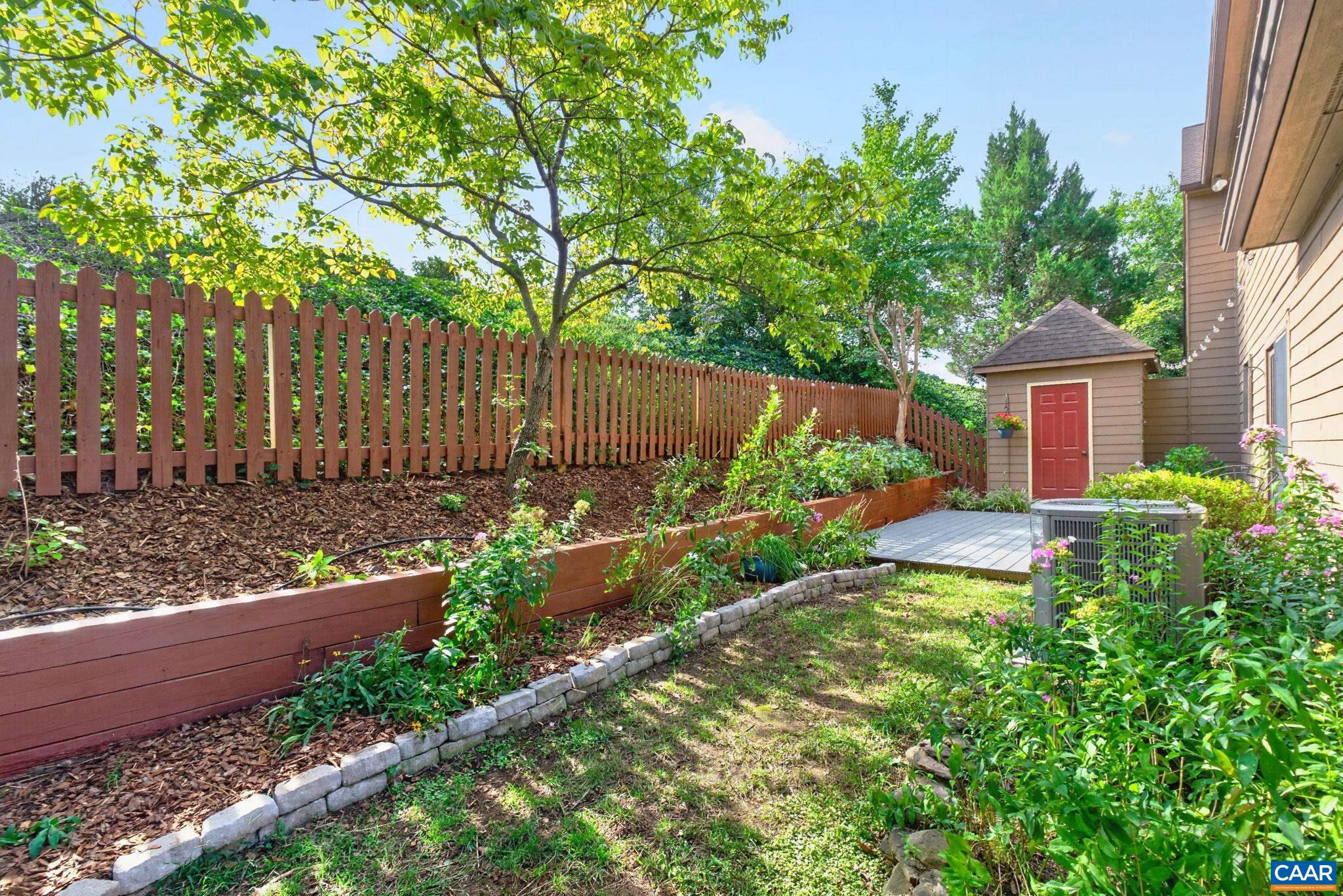 1685 ROYAL OAK CT
