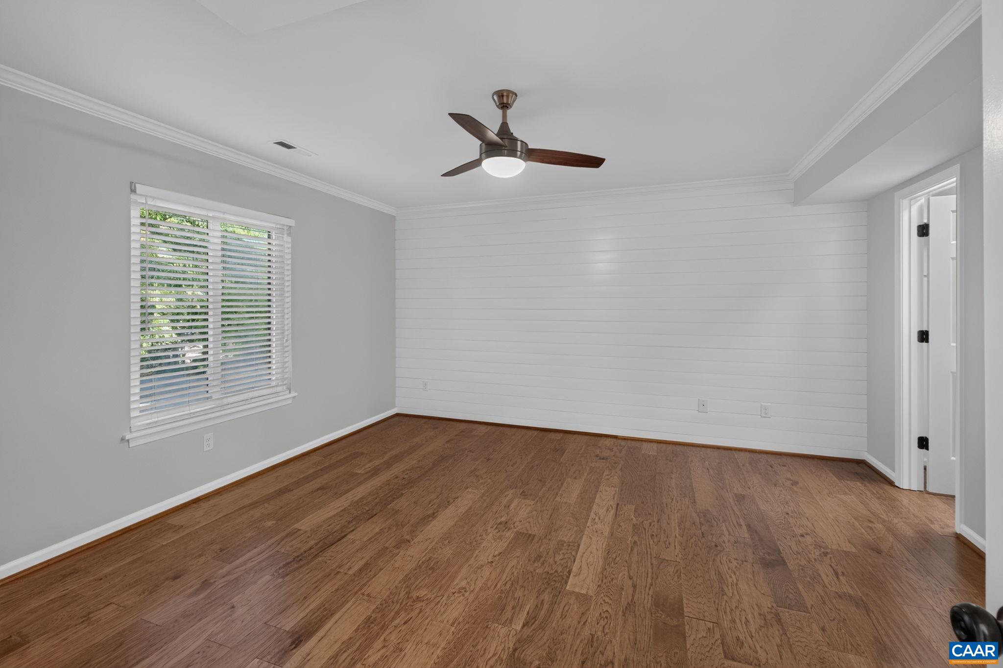1685 ROYAL OAK CT