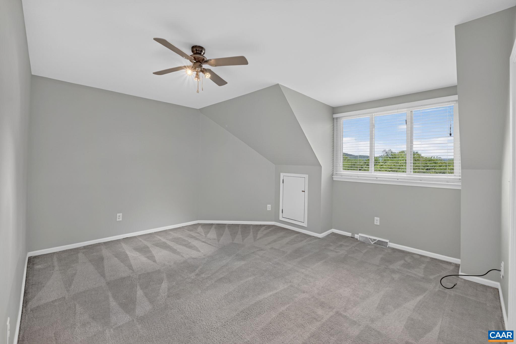 1685 ROYAL OAK CT