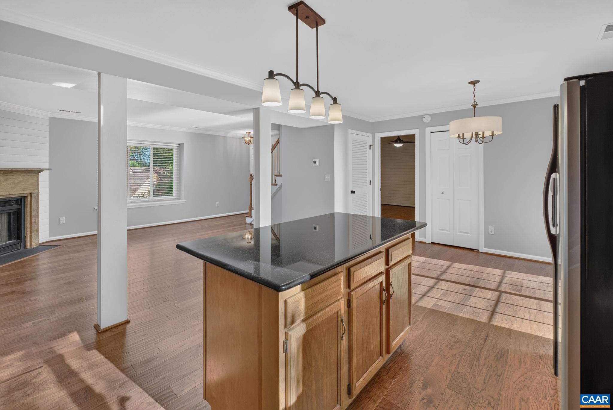 1685 ROYAL OAK CT