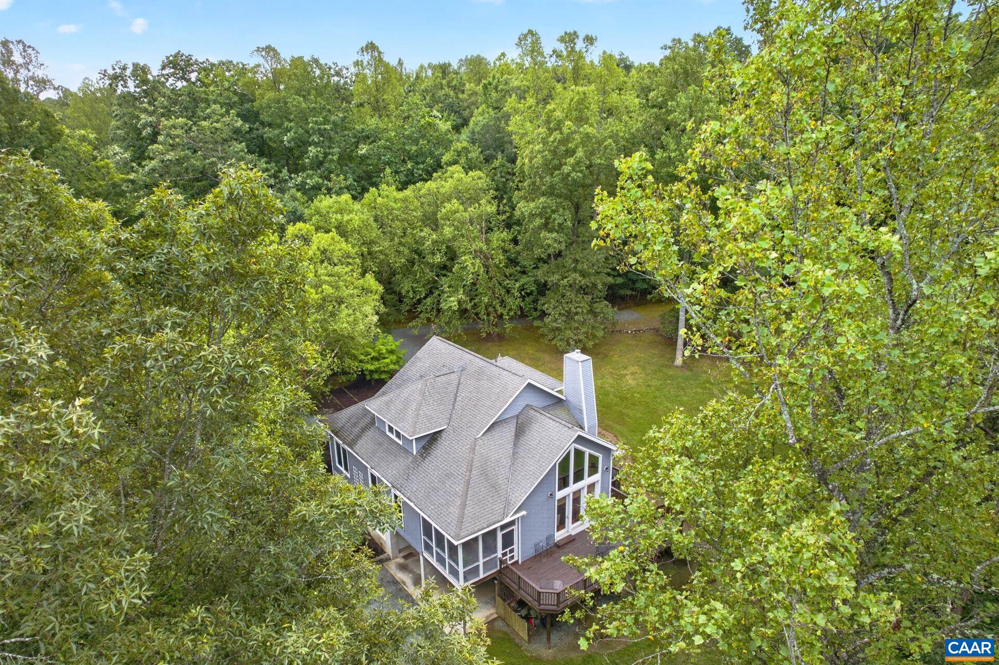 2483 POPLAR DR