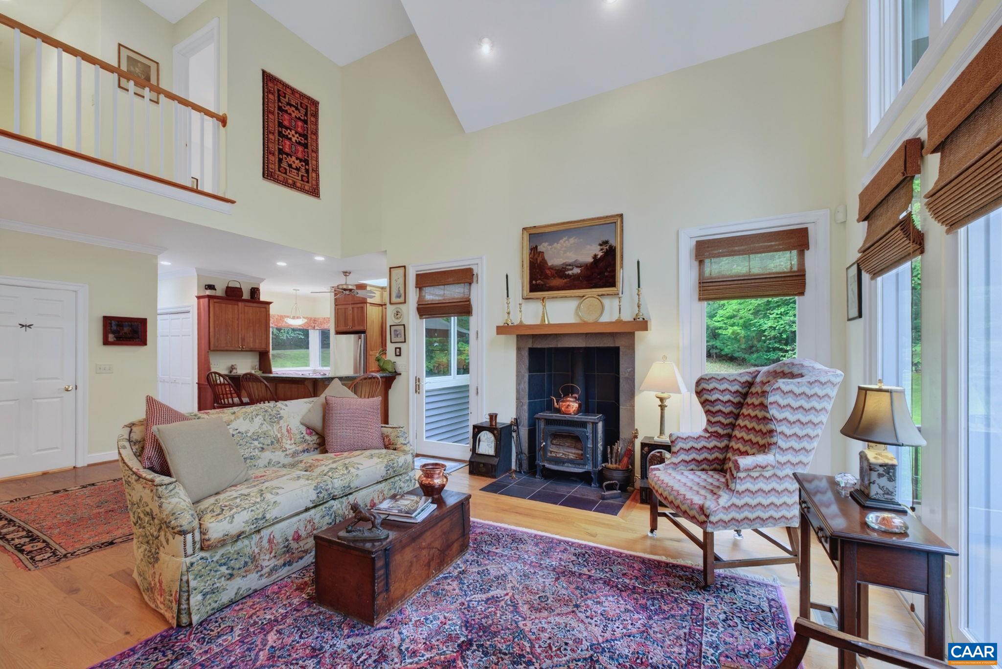 2483 POPLAR DR