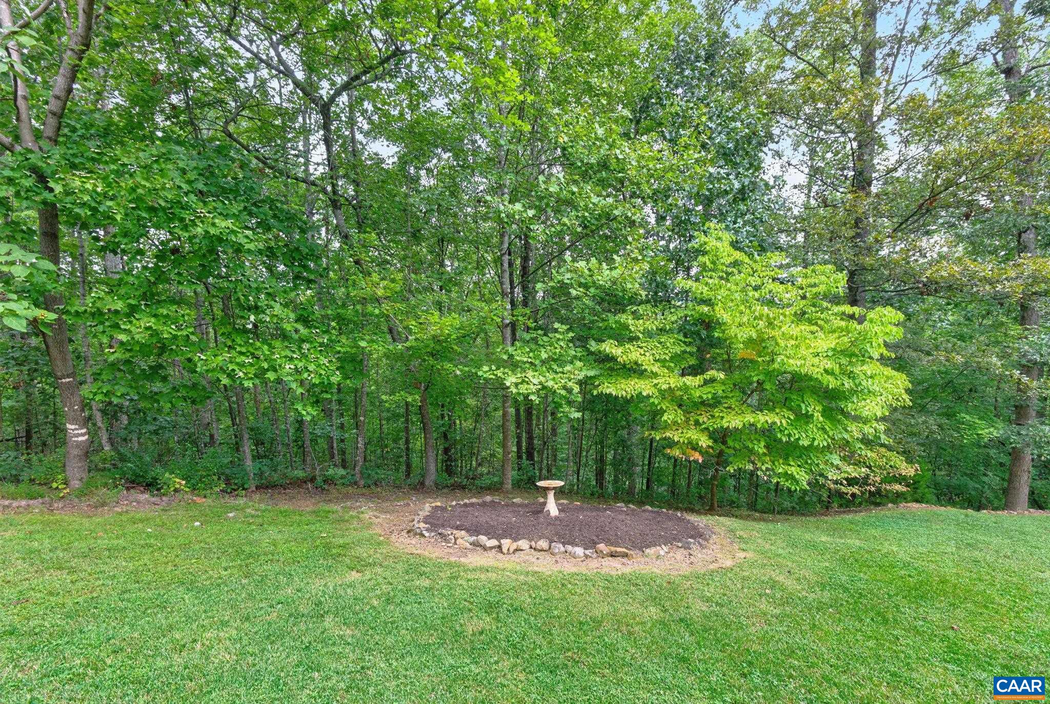 2483 POPLAR DR