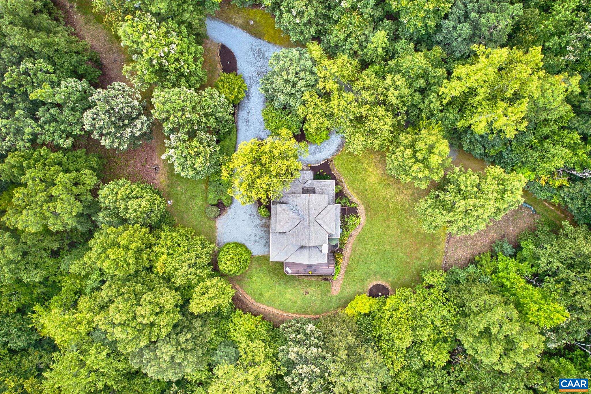 2483 POPLAR DR