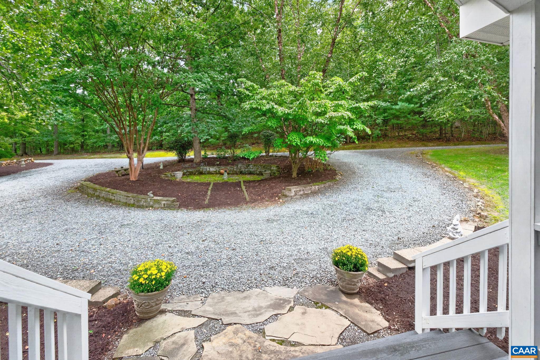 2483 POPLAR DR