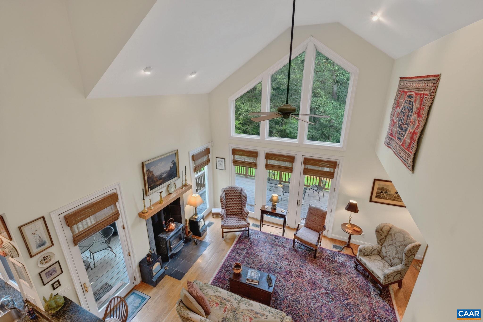 2483 POPLAR DR