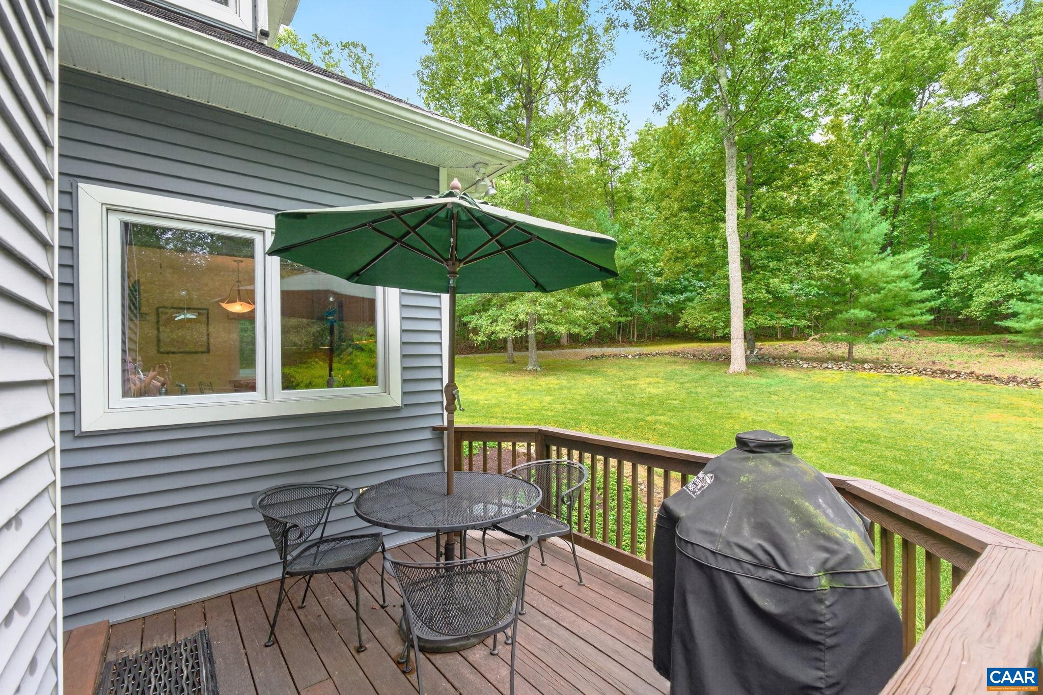 2483 POPLAR DR