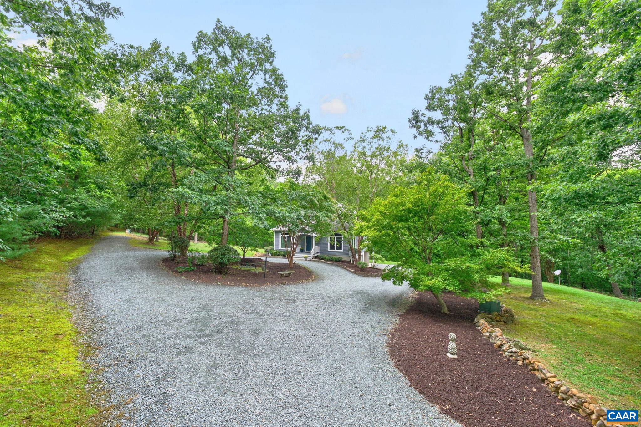 2483 POPLAR DR