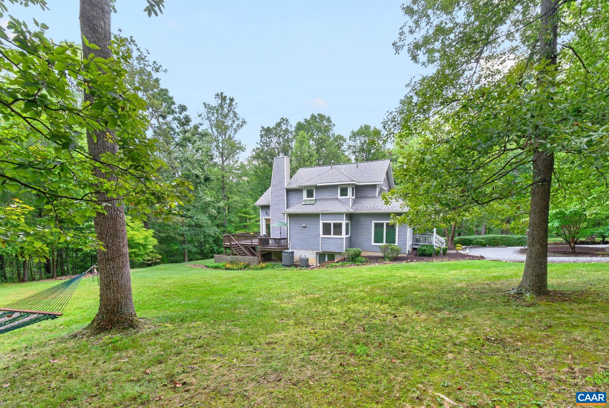 2483 POPLAR DR