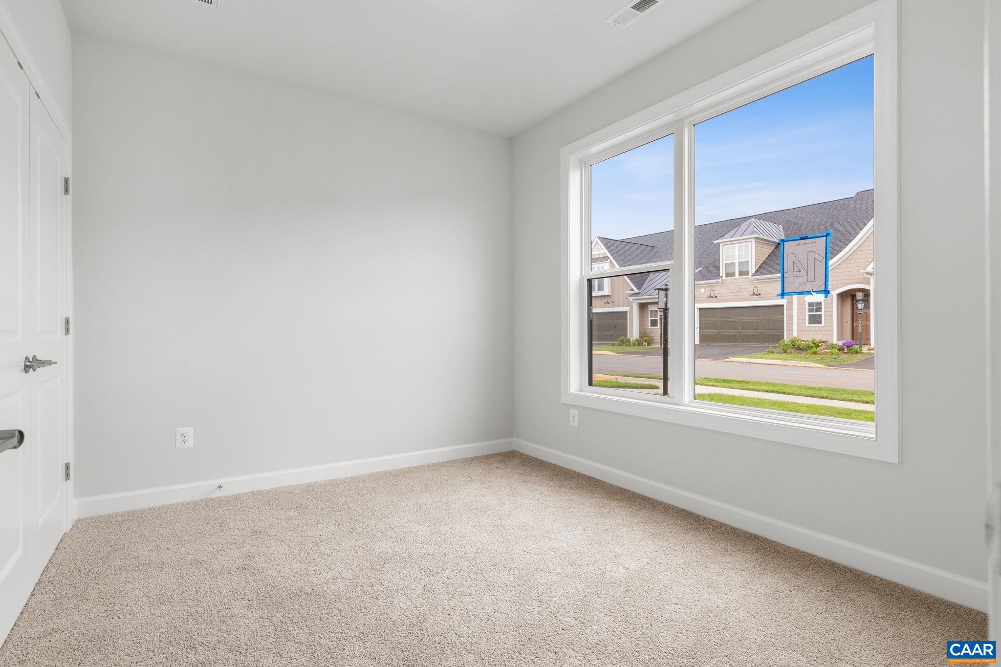 2035 LARKIN AVE