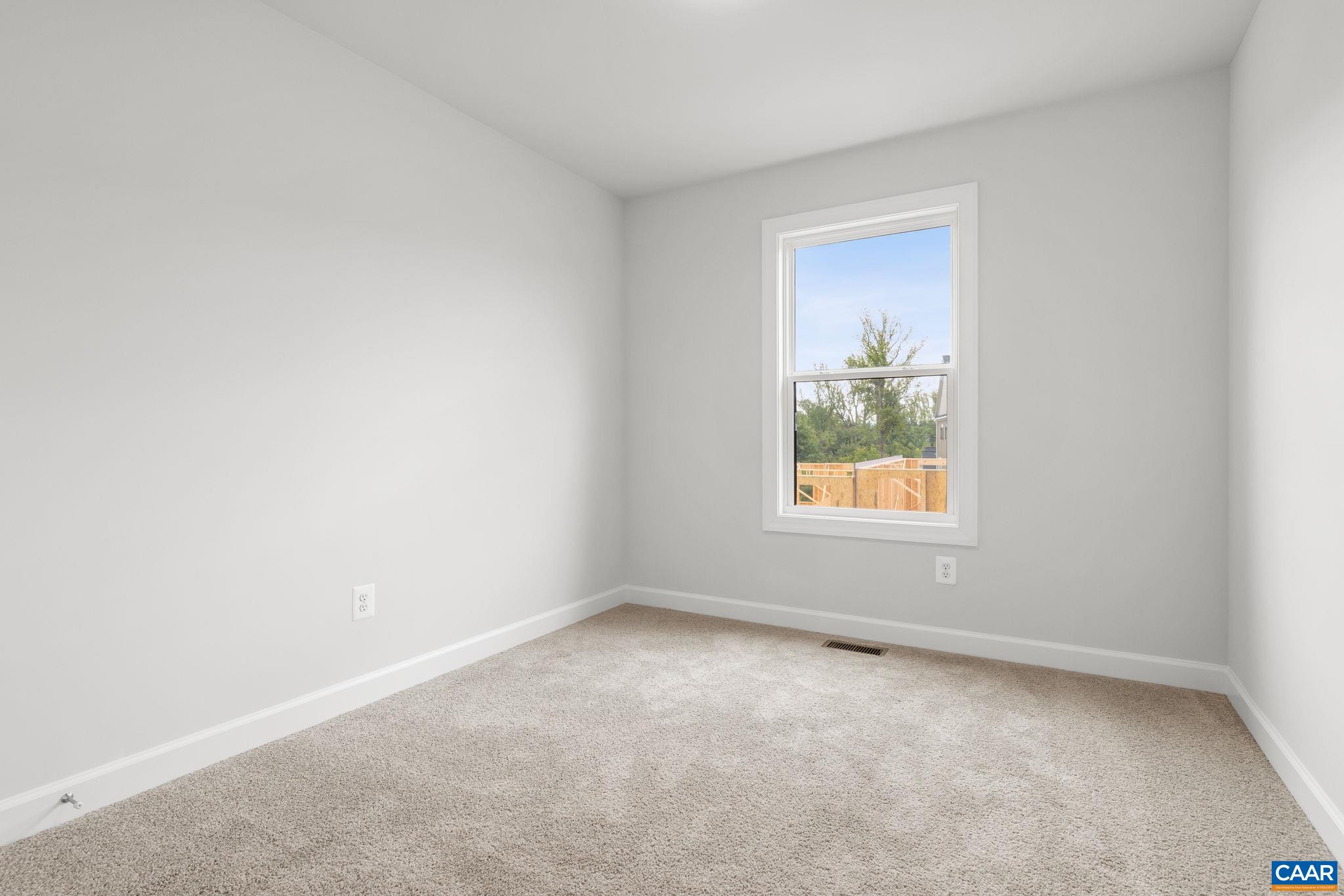 2035 LARKIN AVE