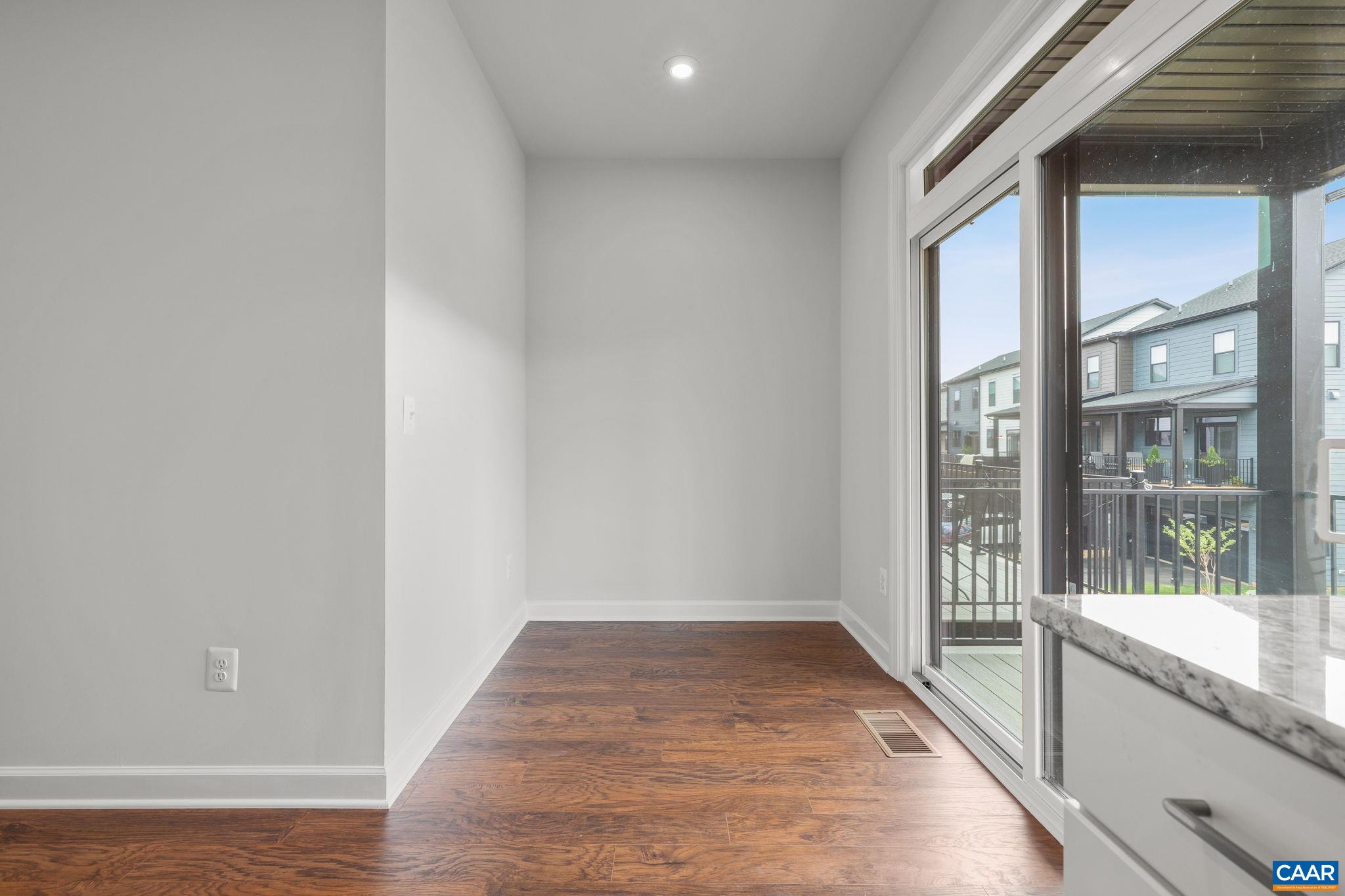 2035 LARKIN AVE