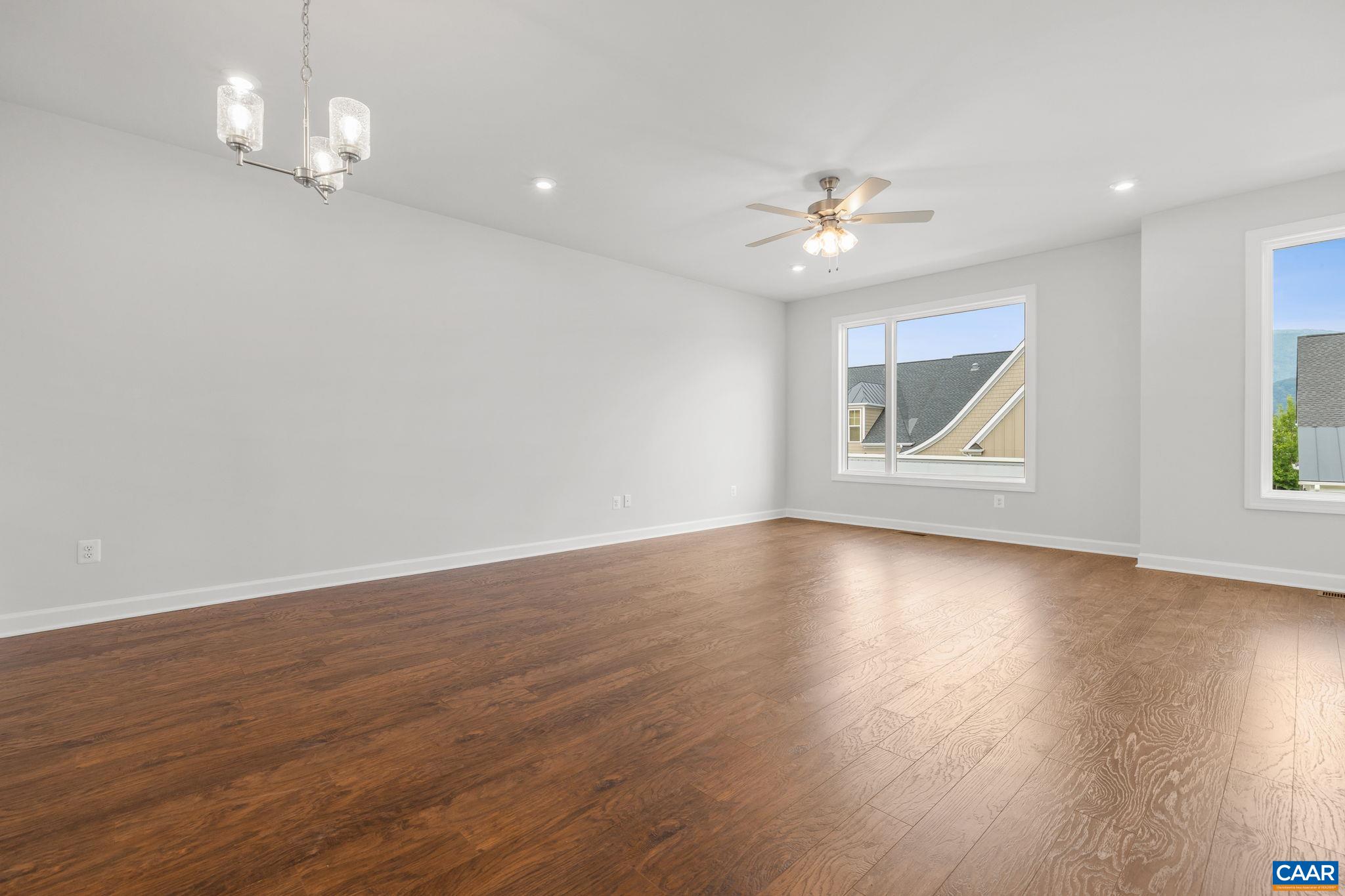 2035 LARKIN AVE