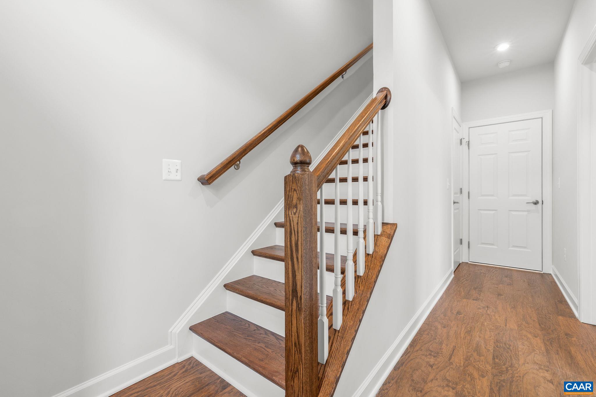 2035 LARKIN AVE