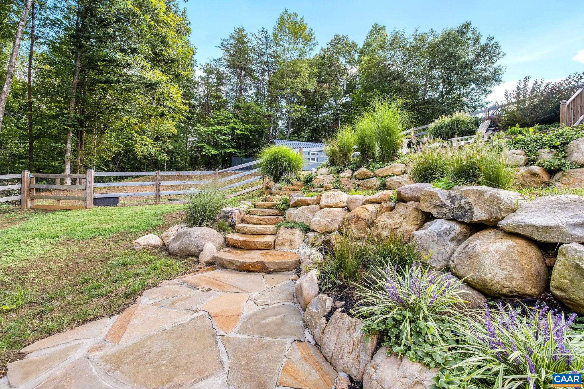 1425 PLAINS DR