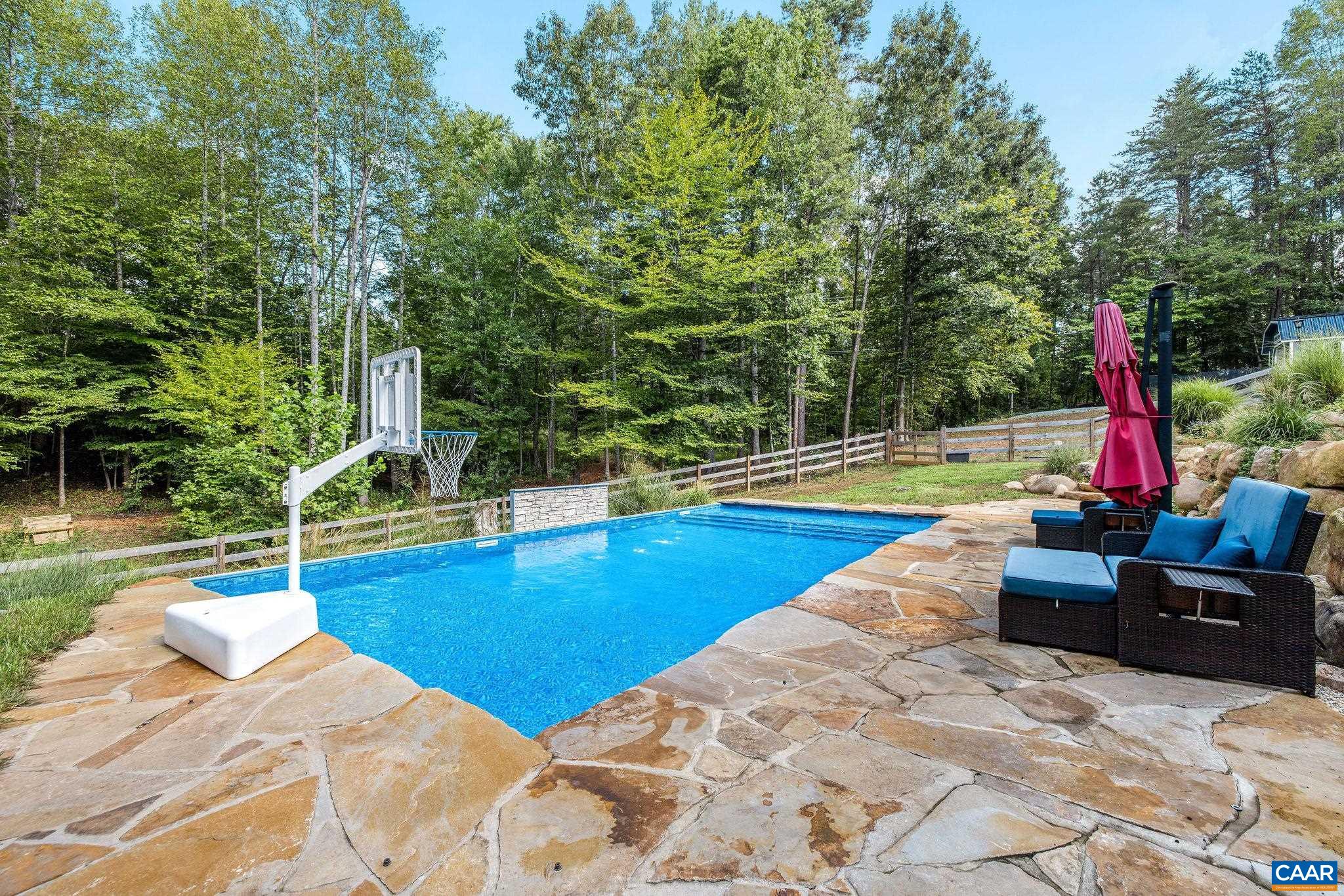 1425 PLAINS DR