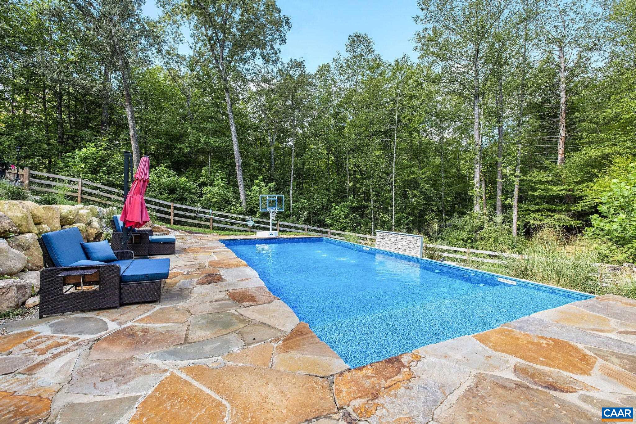 1425 PLAINS DR