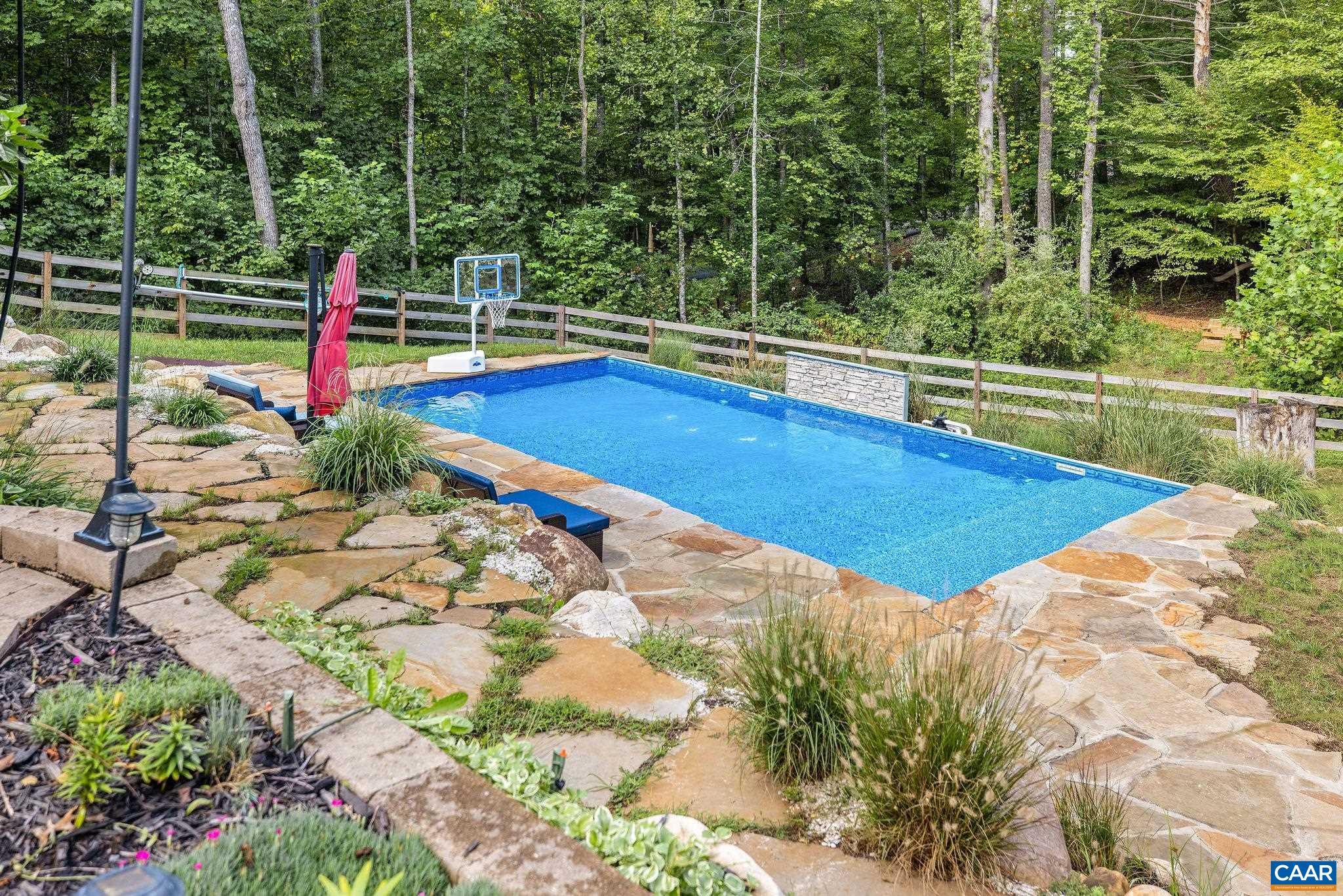 1425 PLAINS DR