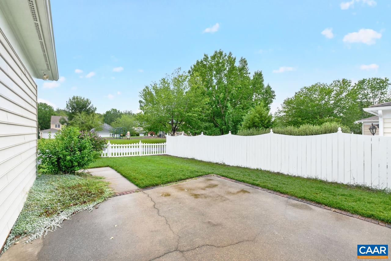 3203 TURNBERRY CIR
