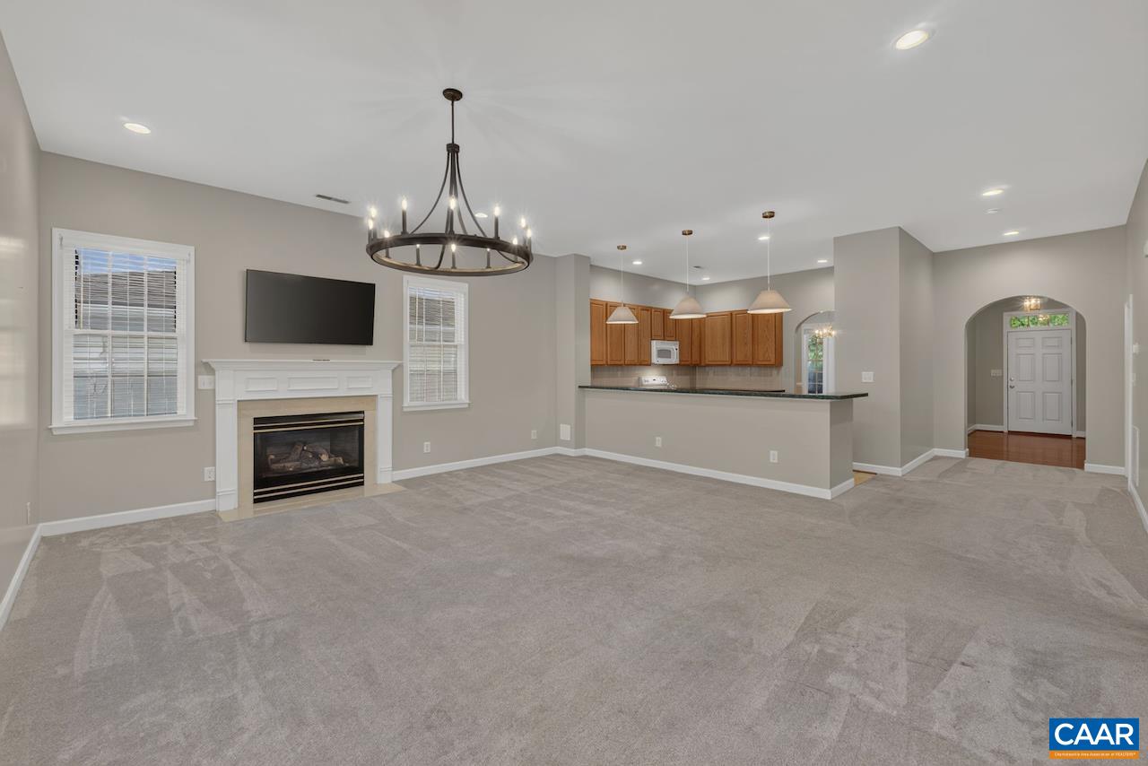 3203 TURNBERRY CIR