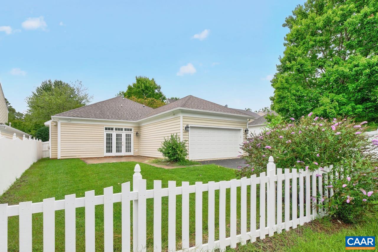 3203 TURNBERRY CIR