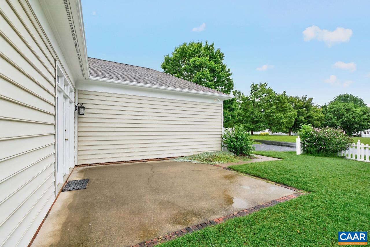 3203 TURNBERRY CIR