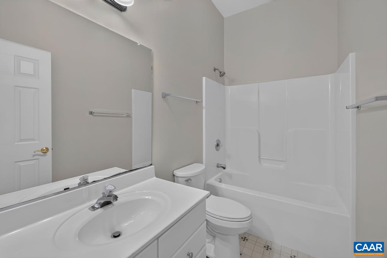 3203 TURNBERRY CIR