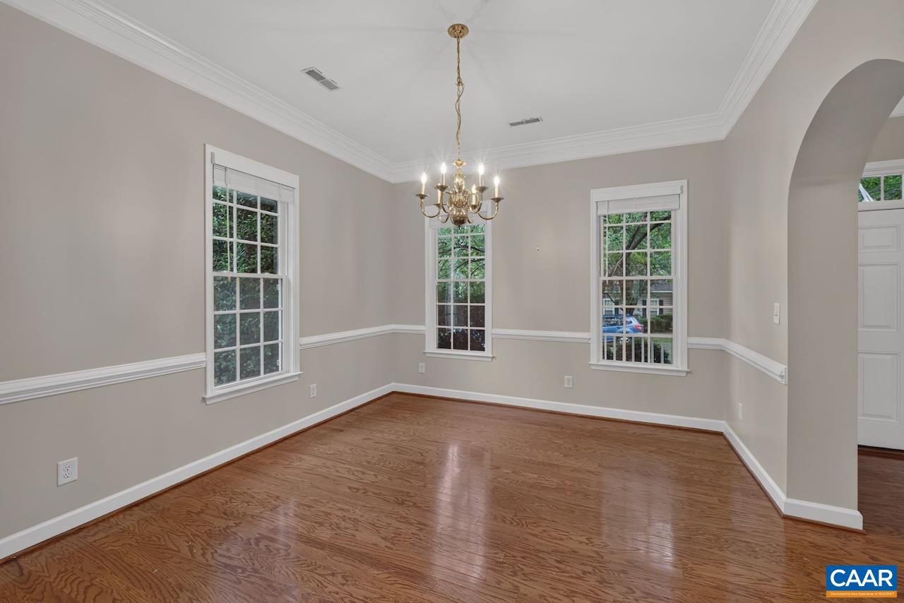3203 TURNBERRY CIR