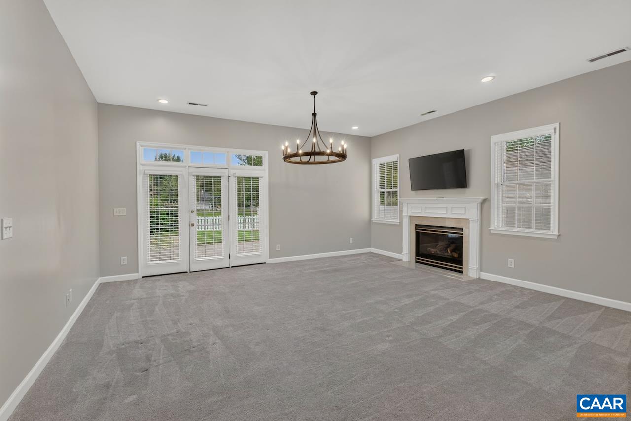 3203 TURNBERRY CIR