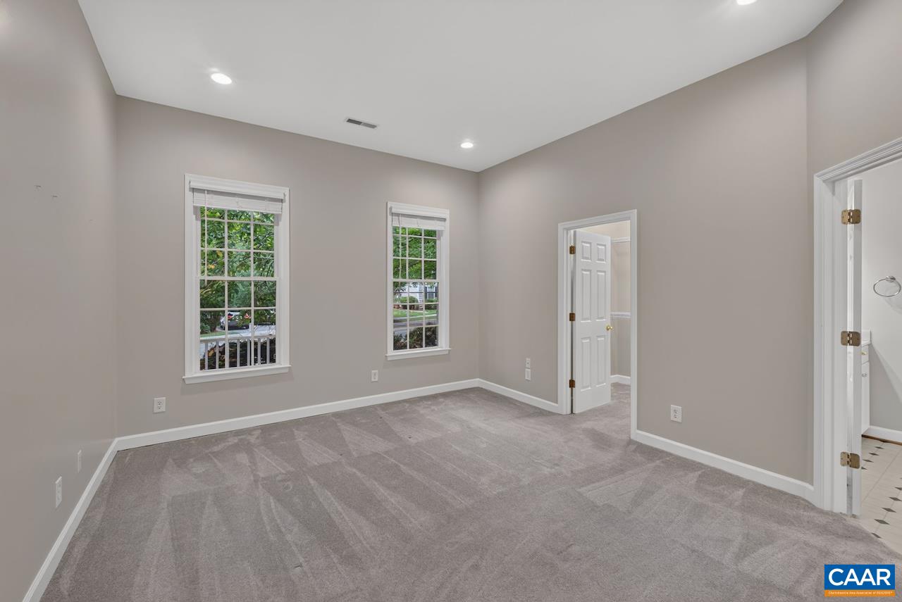 3203 TURNBERRY CIR