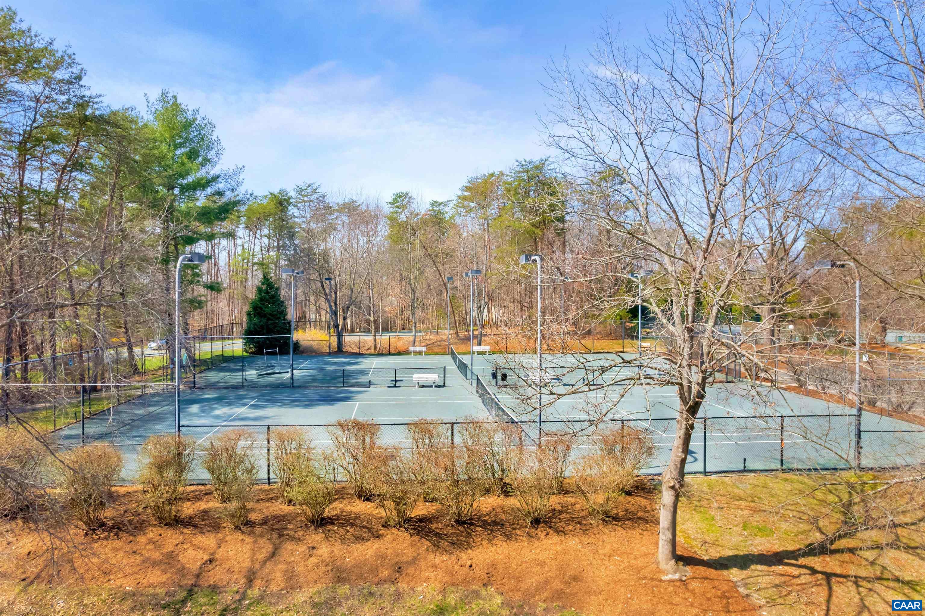 3203 TURNBERRY CIR