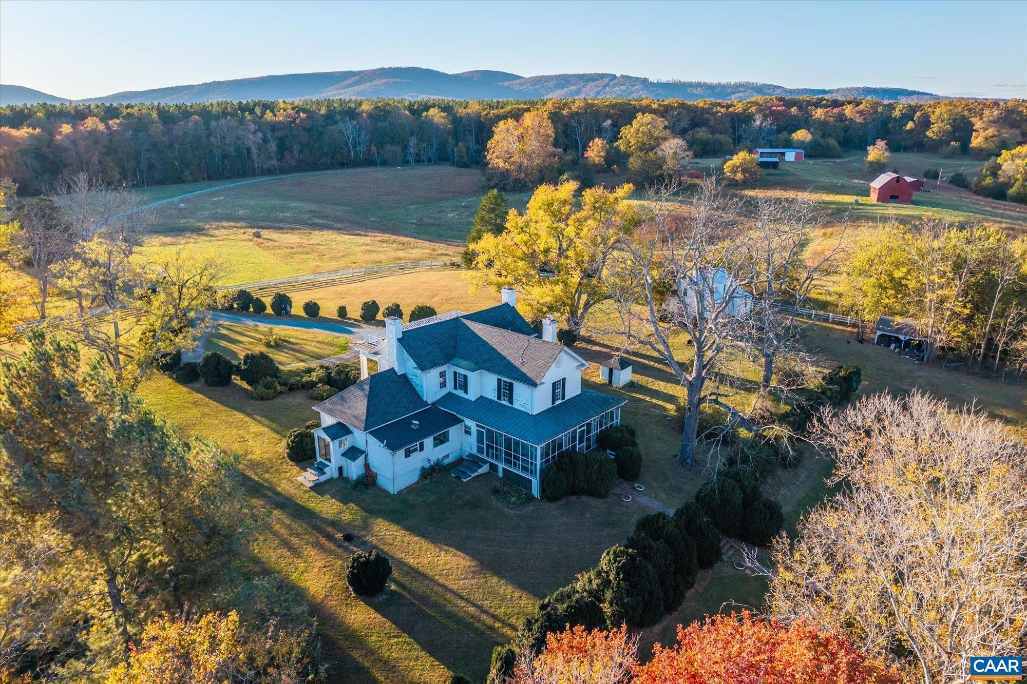 7877 MEADOWS FARM RD