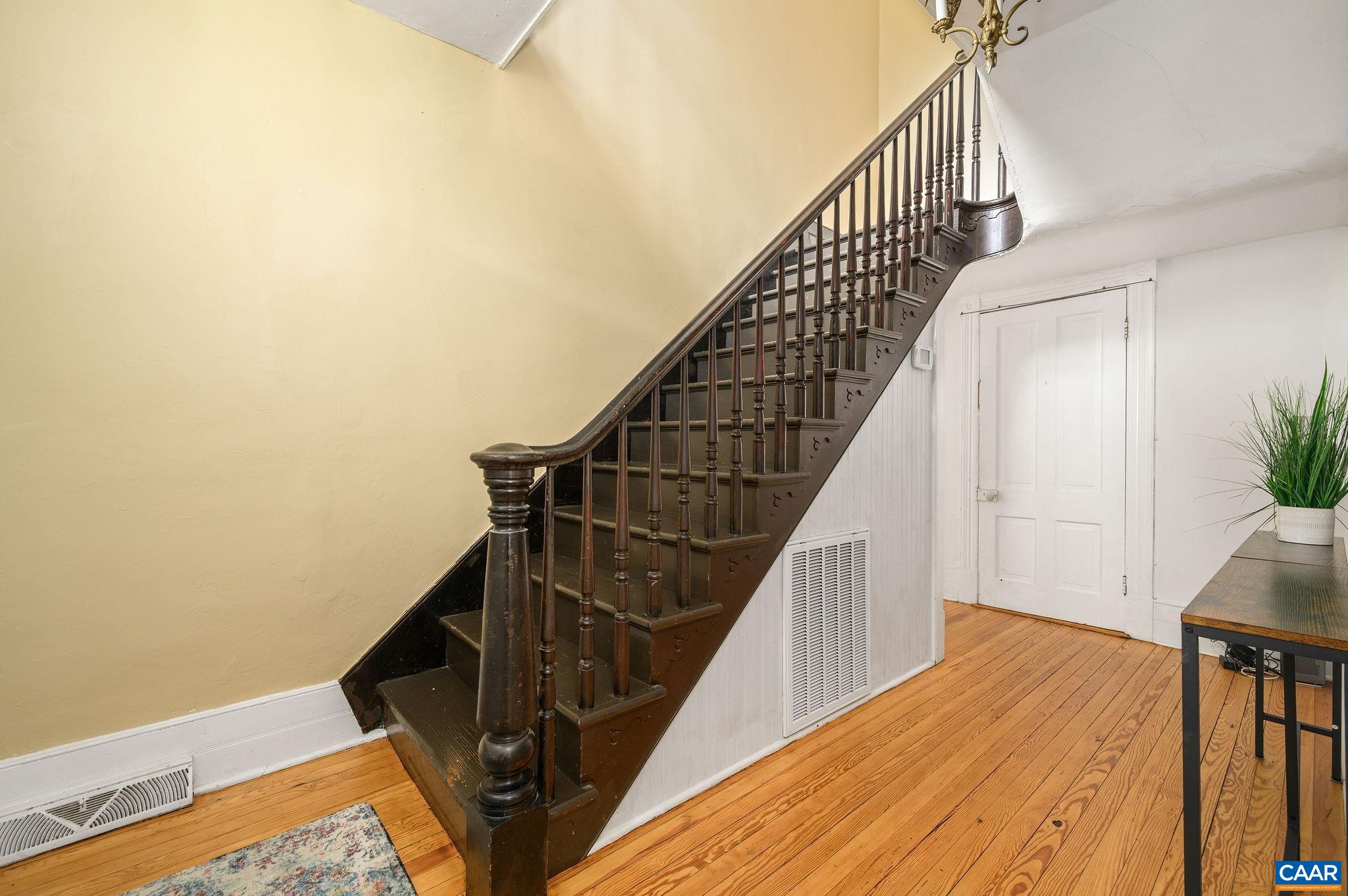 2120 DROVERS LN