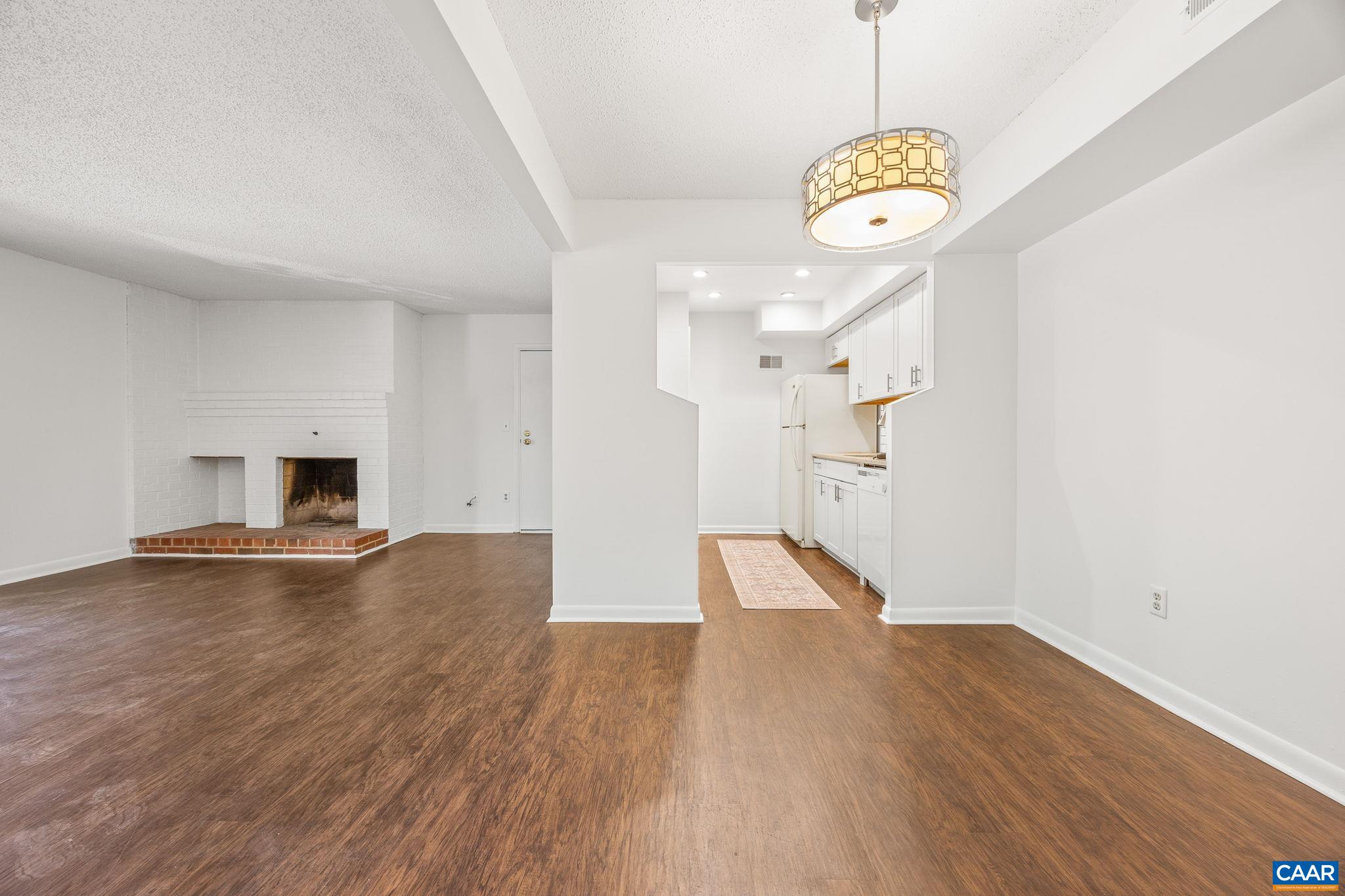 143 GREEN TURTLE LN Unit: 8