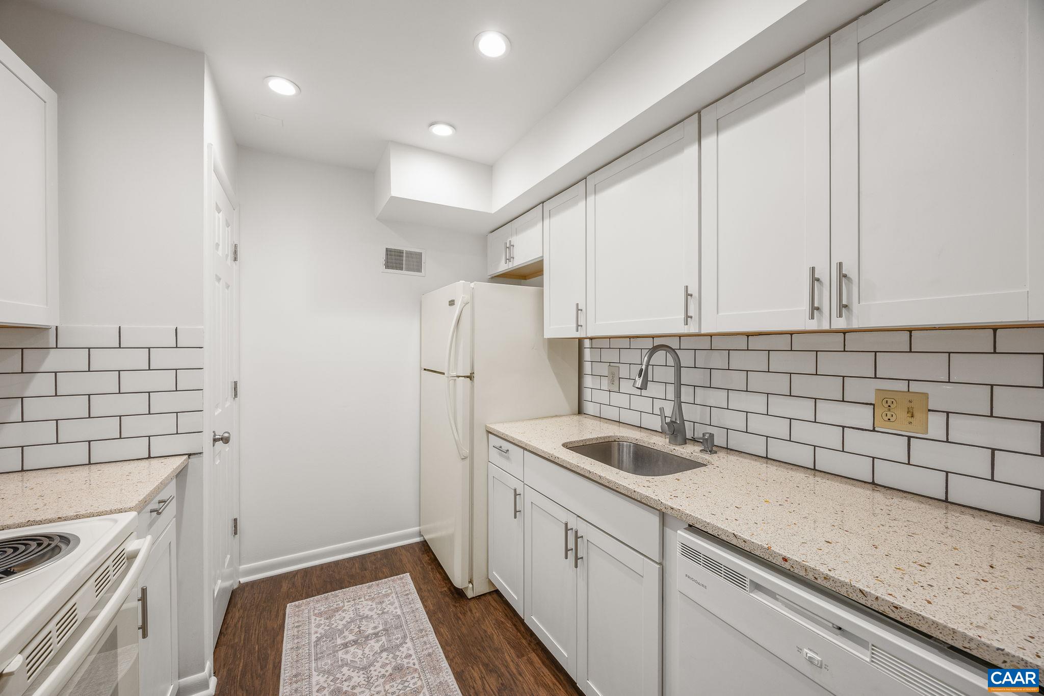 143 GREEN TURTLE LN Unit: 8