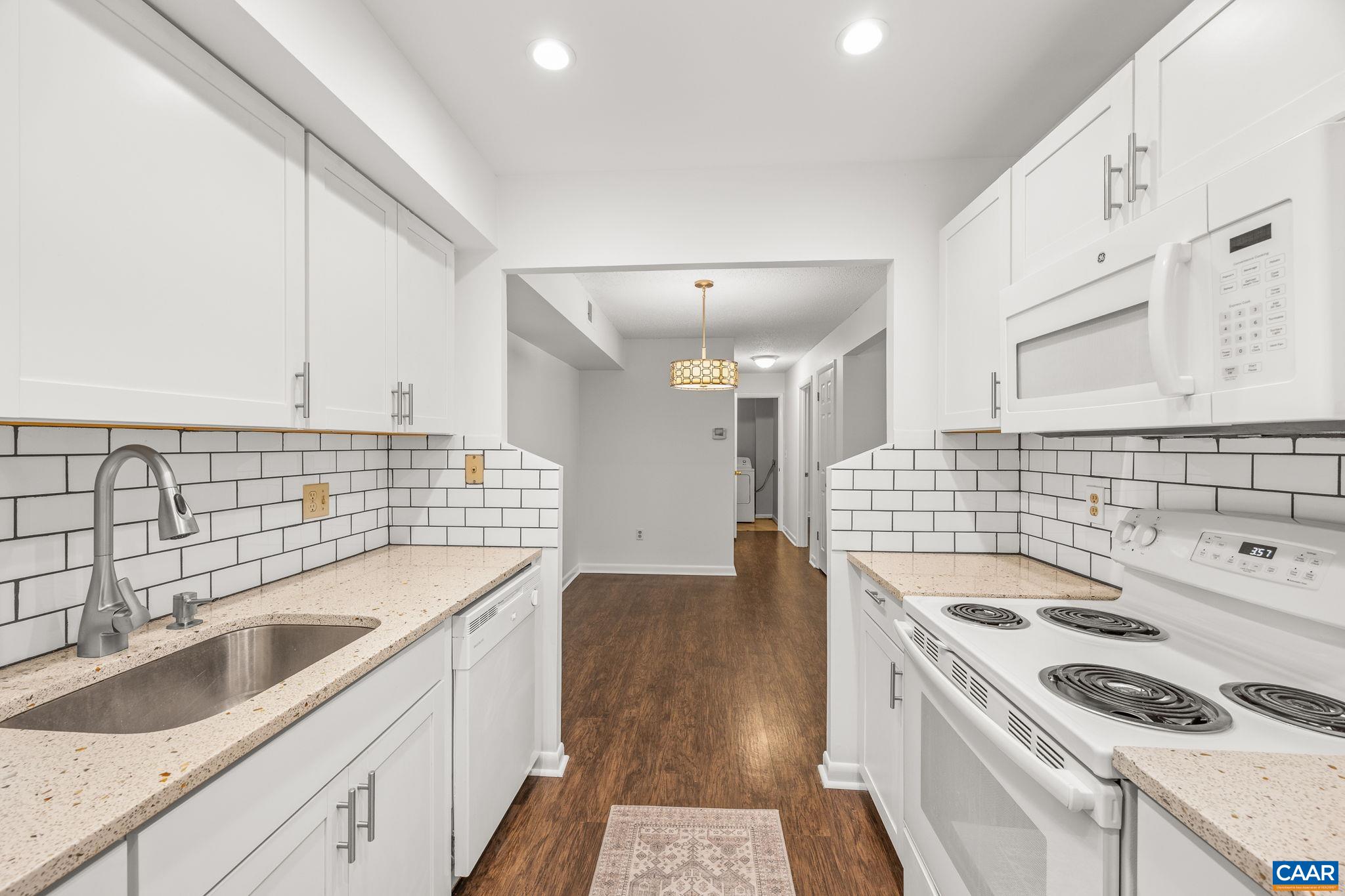 143 GREEN TURTLE LN Unit: 8