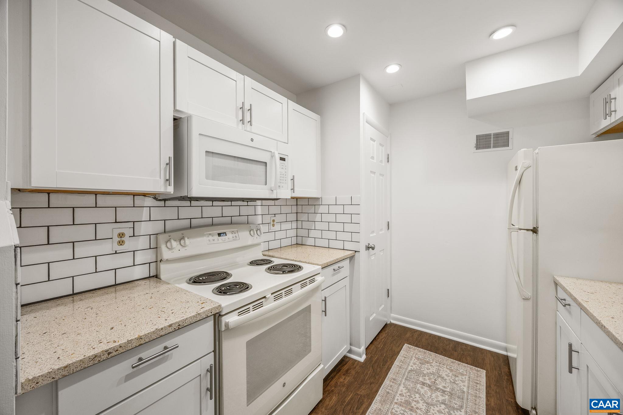 143 GREEN TURTLE LN Unit: 8