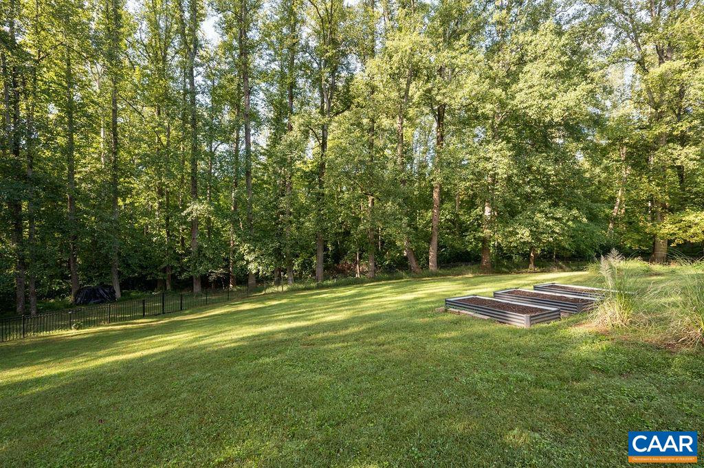 535 ARROWHEAD DR