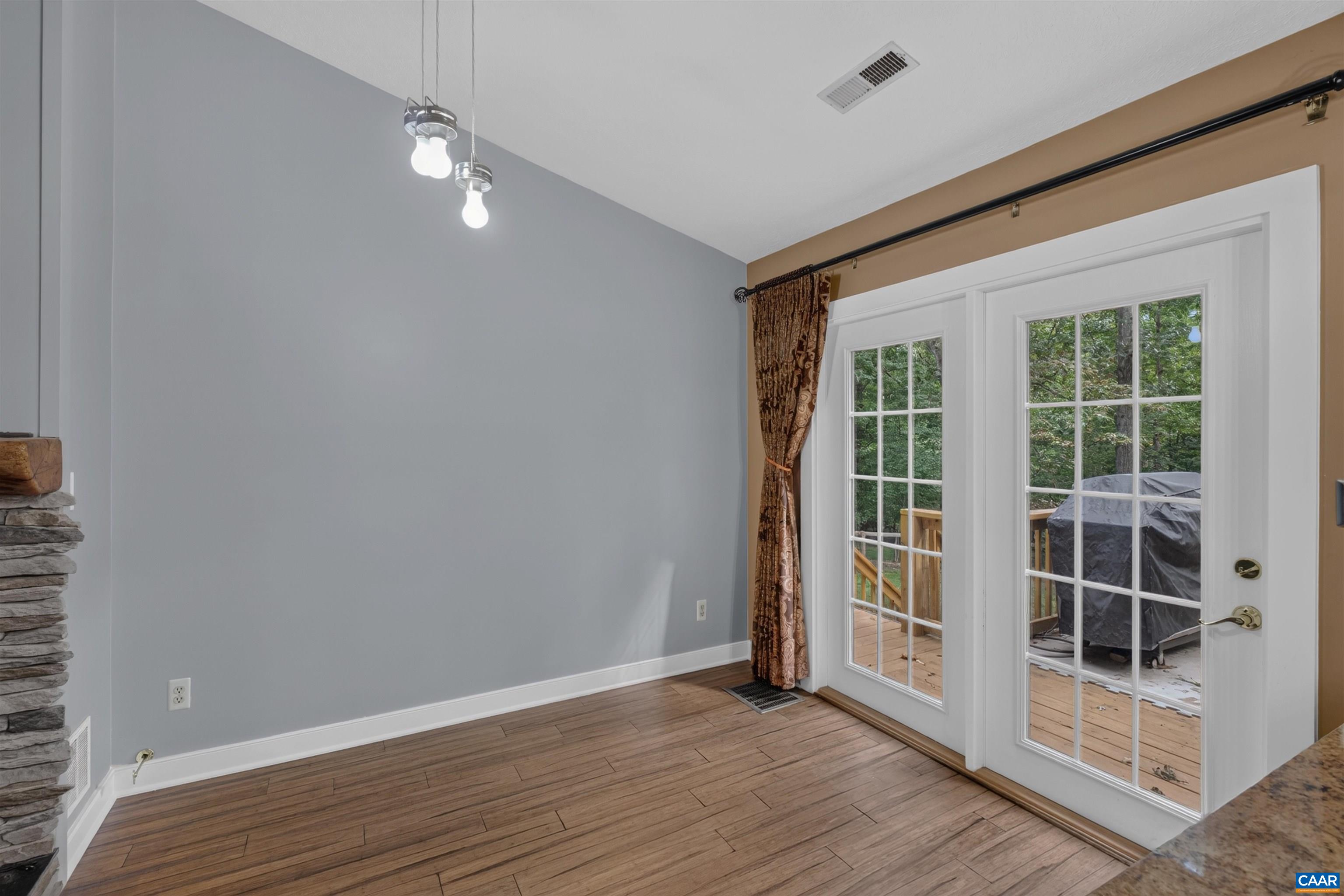 304 CRESTFIELD CT