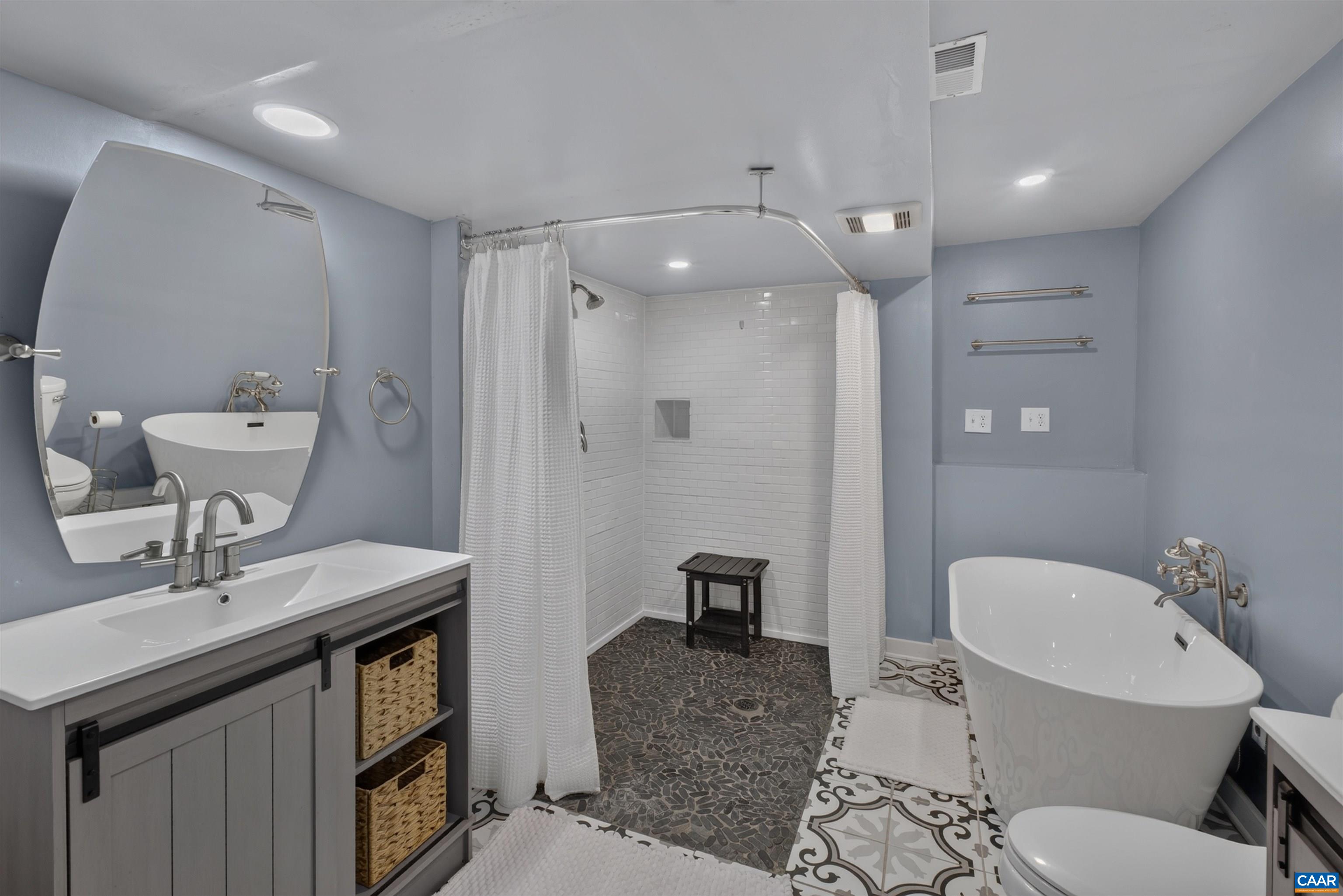304 CRESTFIELD CT