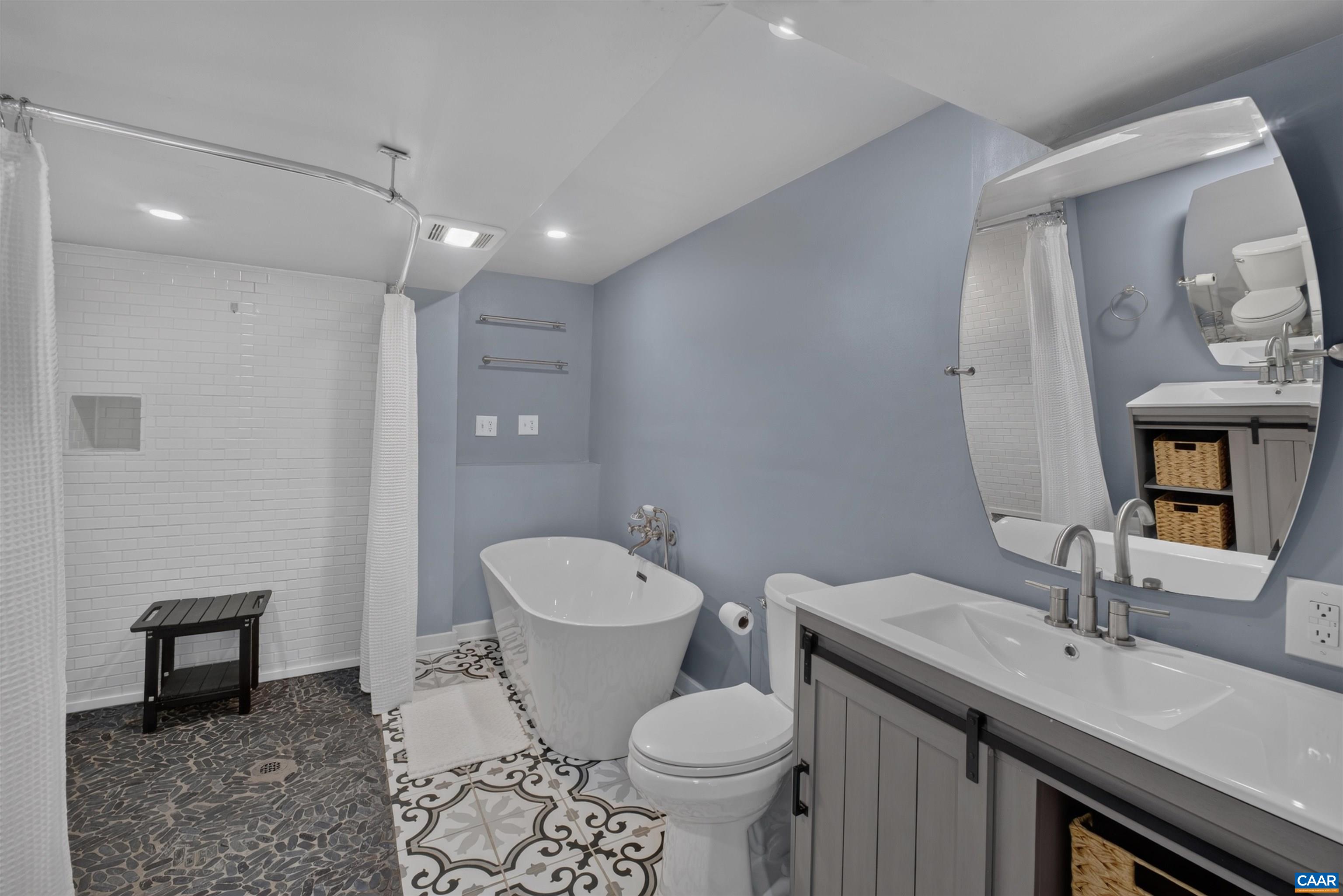 304 CRESTFIELD CT