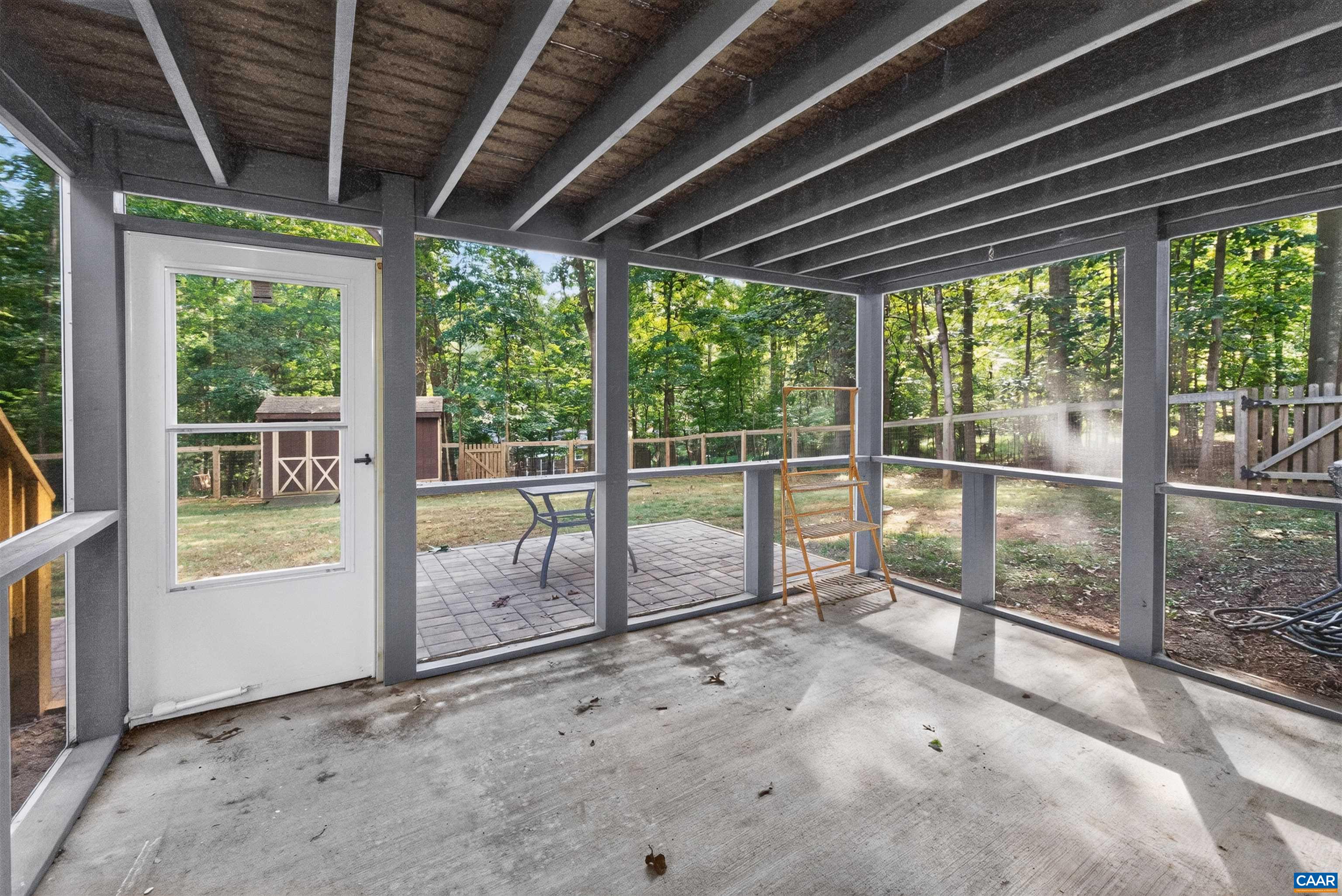 304 CRESTFIELD CT
