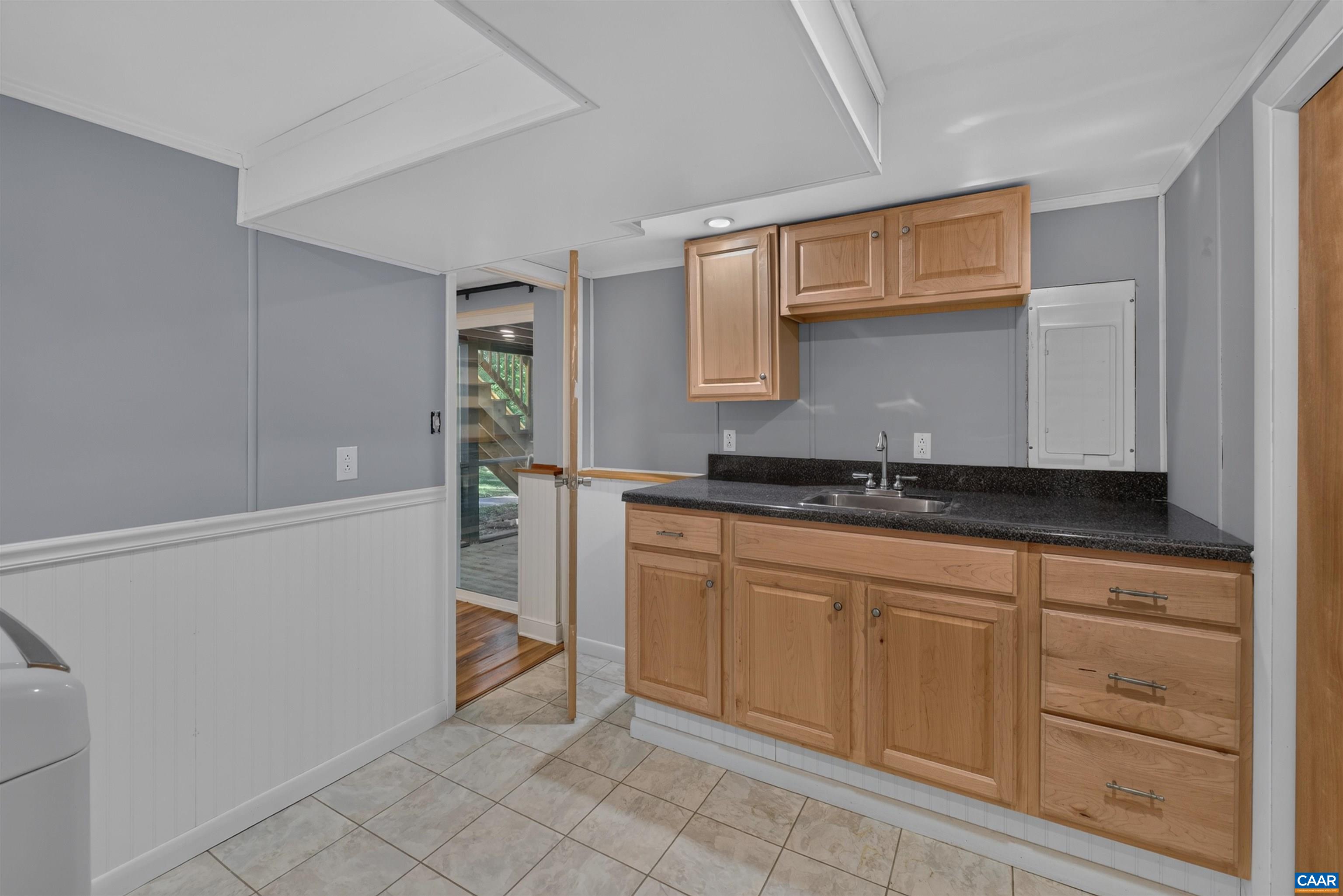 304 CRESTFIELD CT