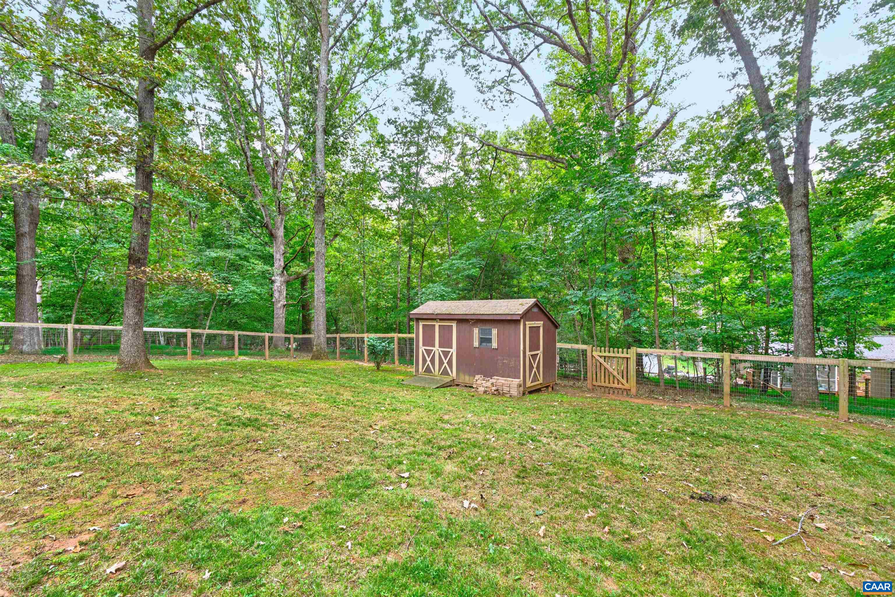 304 CRESTFIELD CT