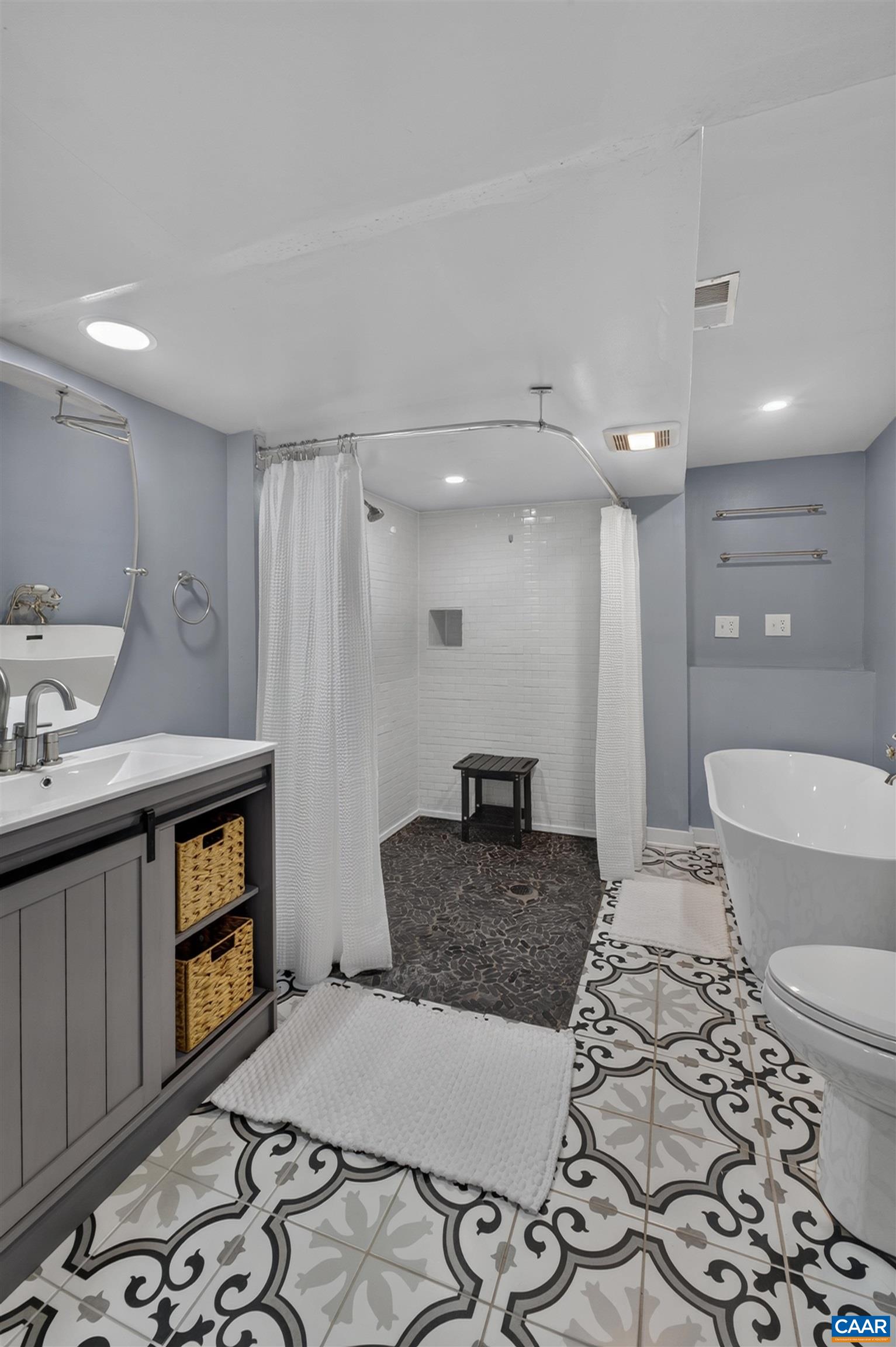 304 CRESTFIELD CT
