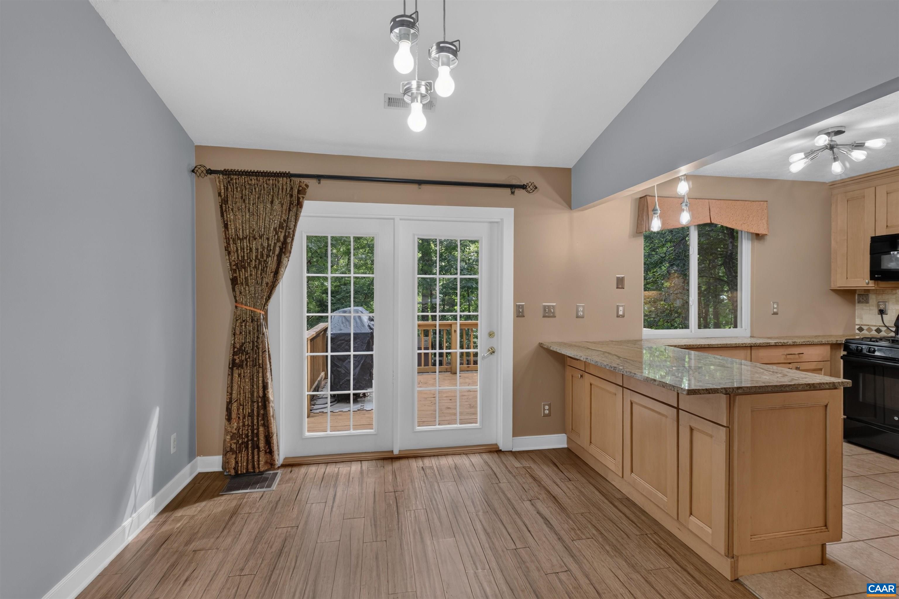 304 CRESTFIELD CT