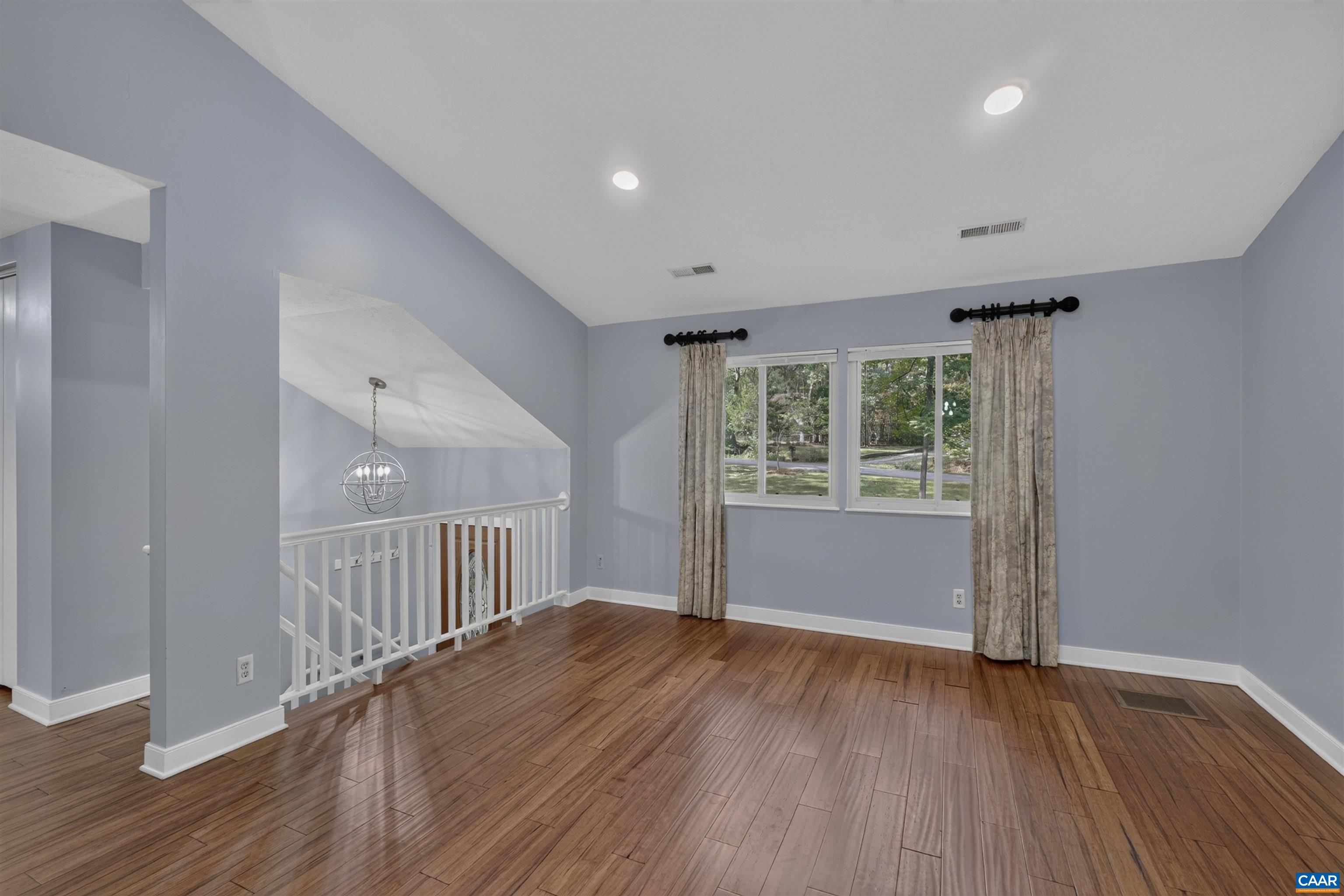304 CRESTFIELD CT