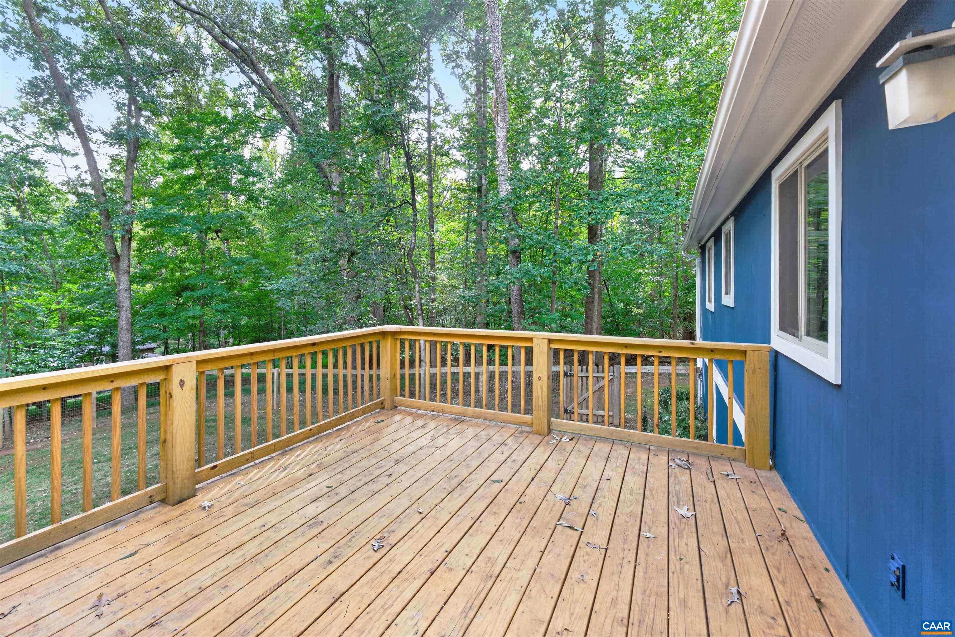 304 CRESTFIELD CT