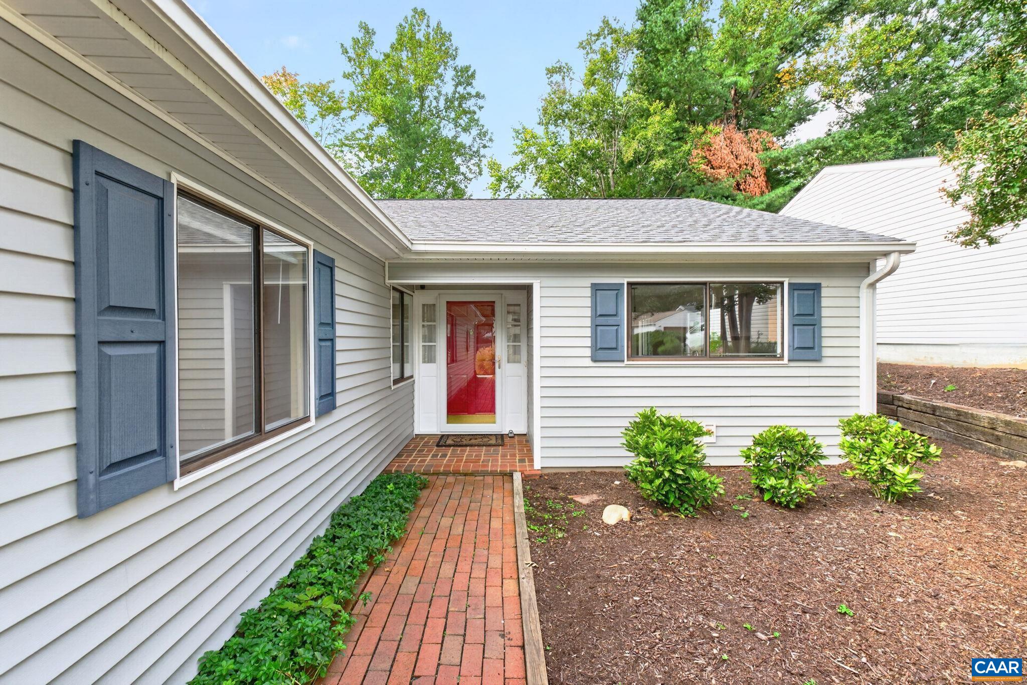 1500 LAKE FOREST DR